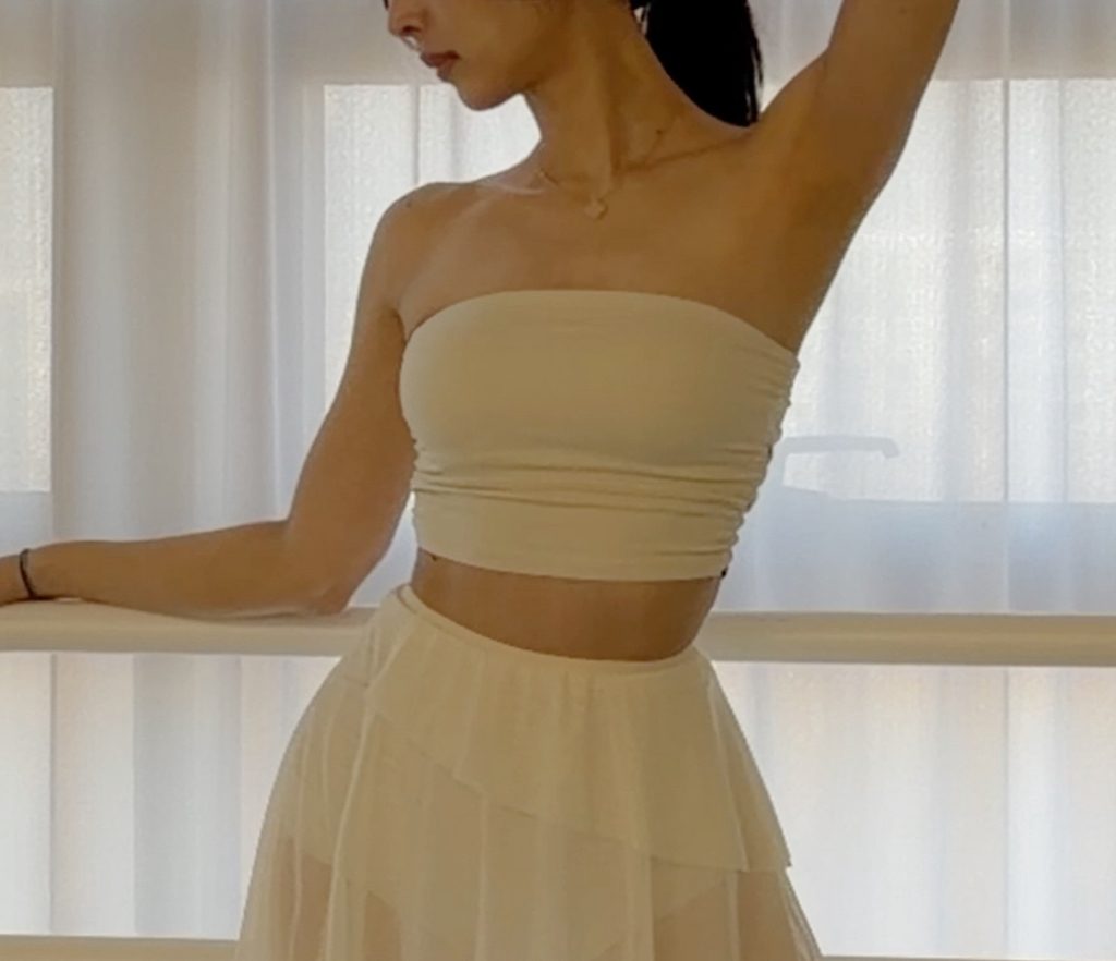 튜브탑 에디토리얼 1